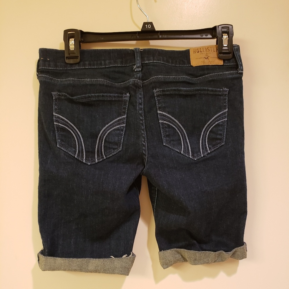 EUC Hollister cuffed Bermuda shorts